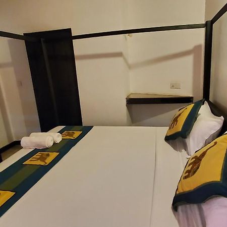 ארוגם Surf & Sand Hotel Arugambay מראה חיצוני תמונה