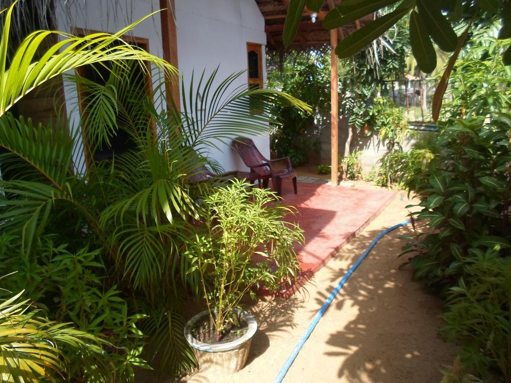 ארוגם Surf & Sand Hotel Arugambay מראה חיצוני תמונה
