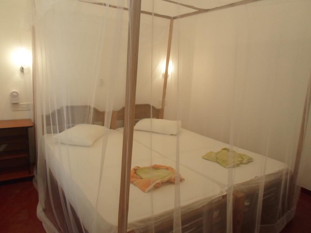 ארוגם Surf & Sand Hotel Arugambay חדר תמונה