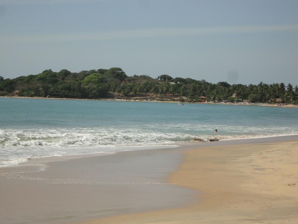 ארוגם Surf & Sand Hotel Arugambay מראה חיצוני תמונה