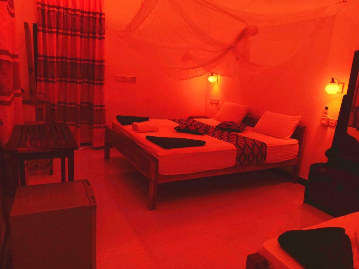 ארוגם Surf & Sand Hotel Arugambay מראה חיצוני תמונה